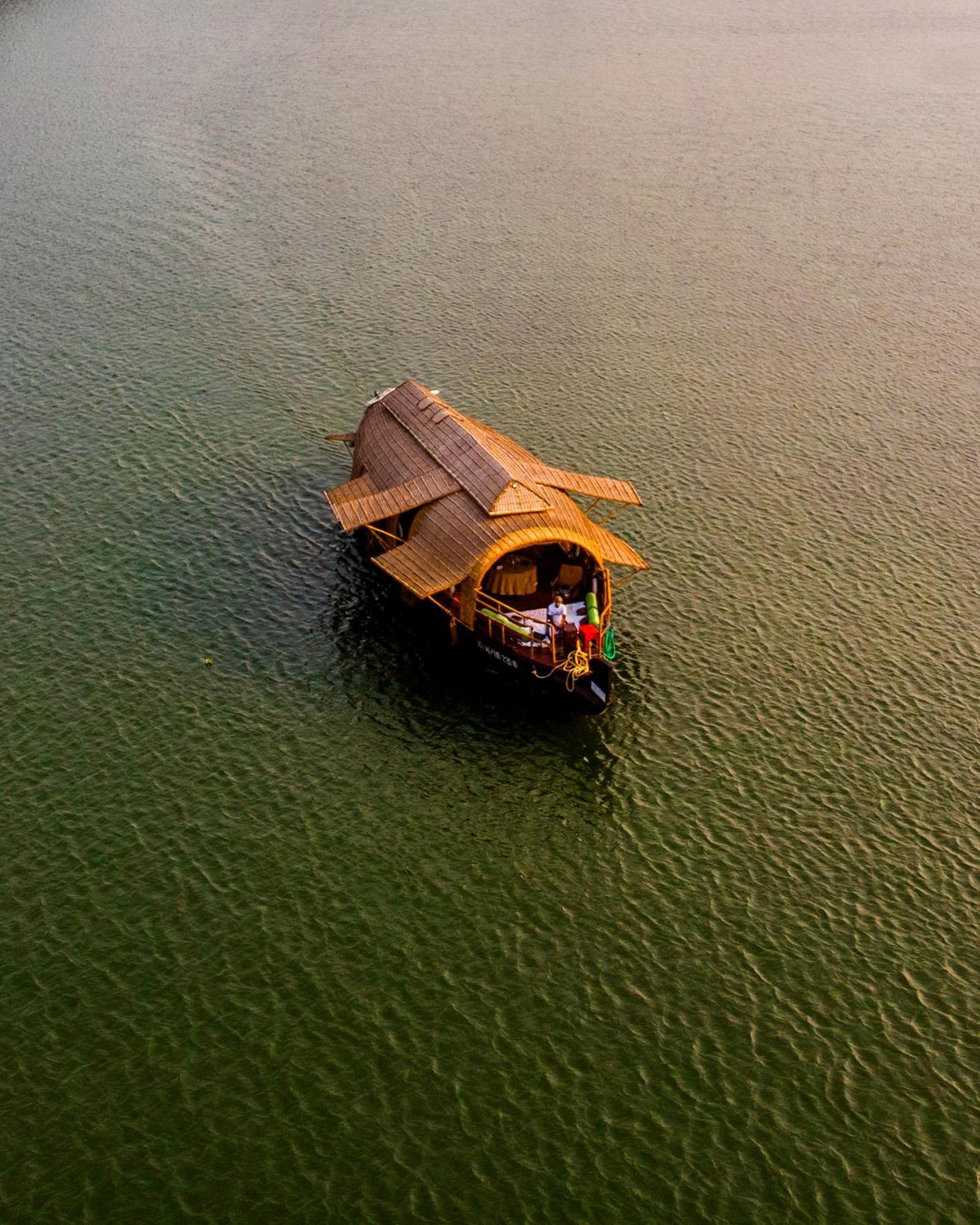 Hotel Spice Coast Cruises - Houseboat, A Cgh Earth Experience Alappuzha Esterno foto