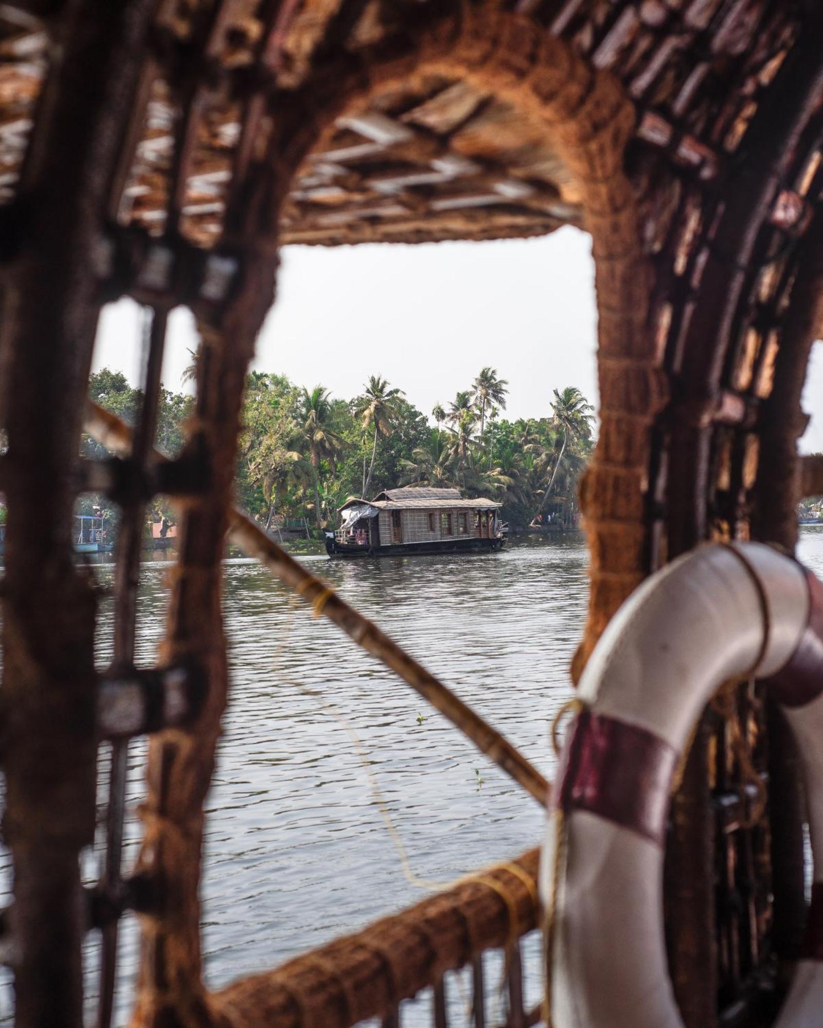 Hotel Spice Coast Cruises - Houseboat, A Cgh Earth Experience Alappuzha Esterno foto