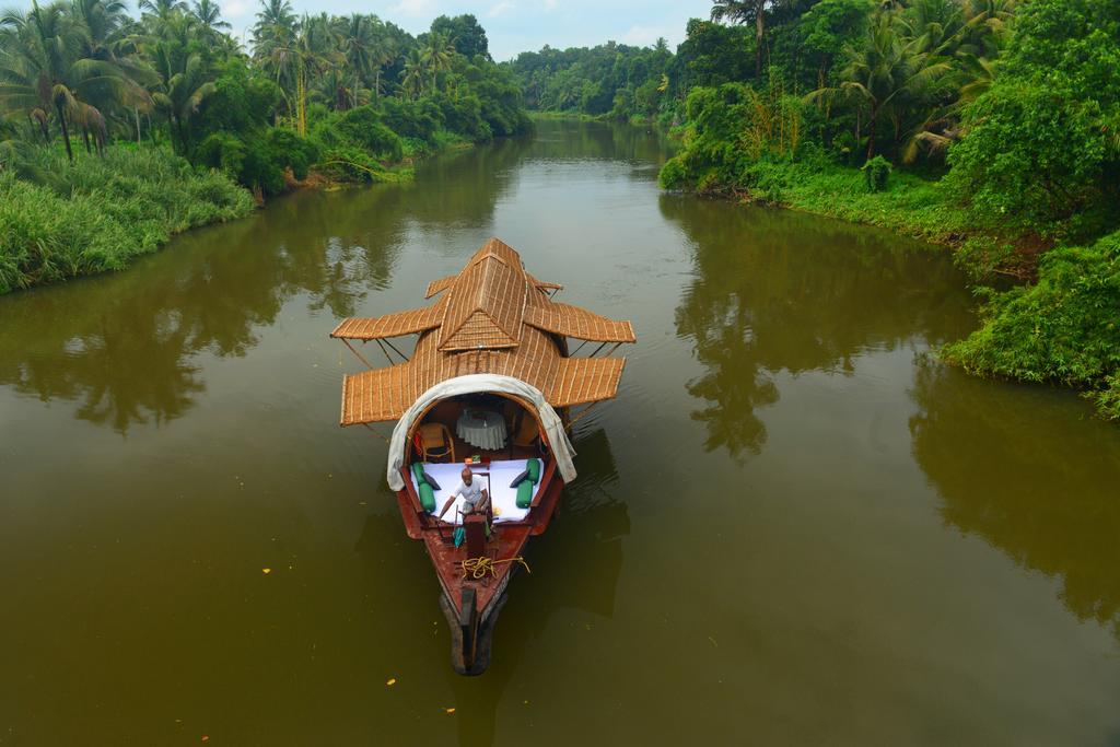 Hotel Spice Coast Cruises - Houseboat, A Cgh Earth Experience Alappuzha Esterno foto
