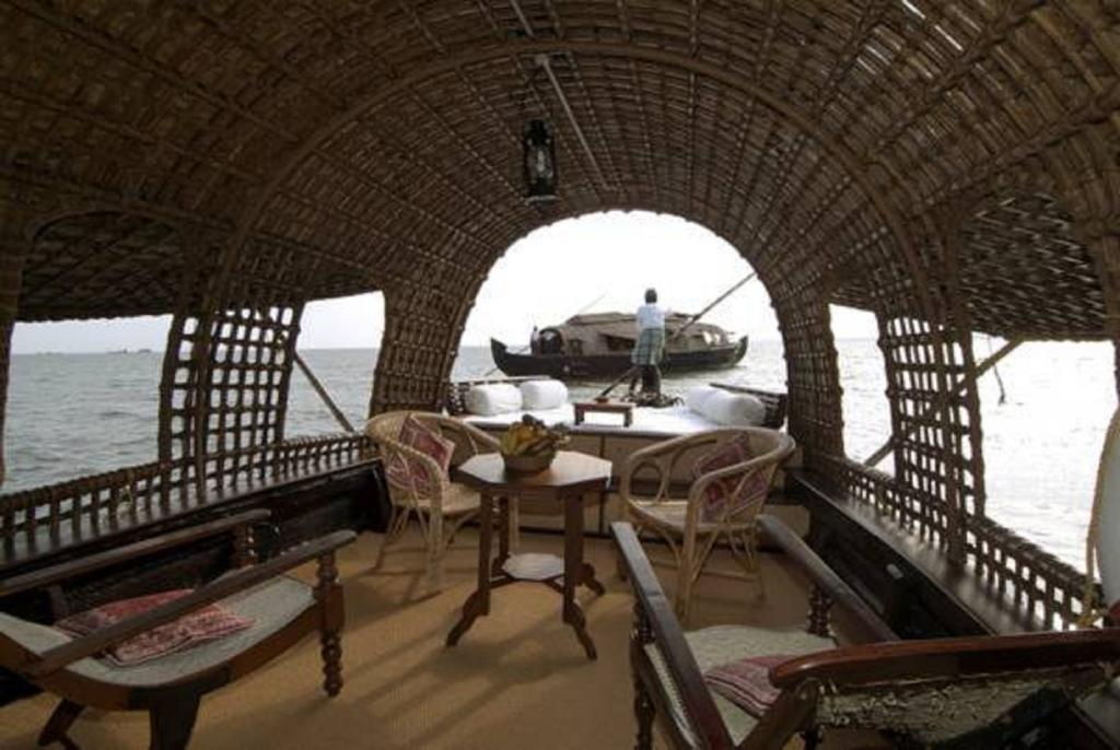 Hotel Spice Coast Cruises - Houseboat, A Cgh Earth Experience Alappuzha Esterno foto