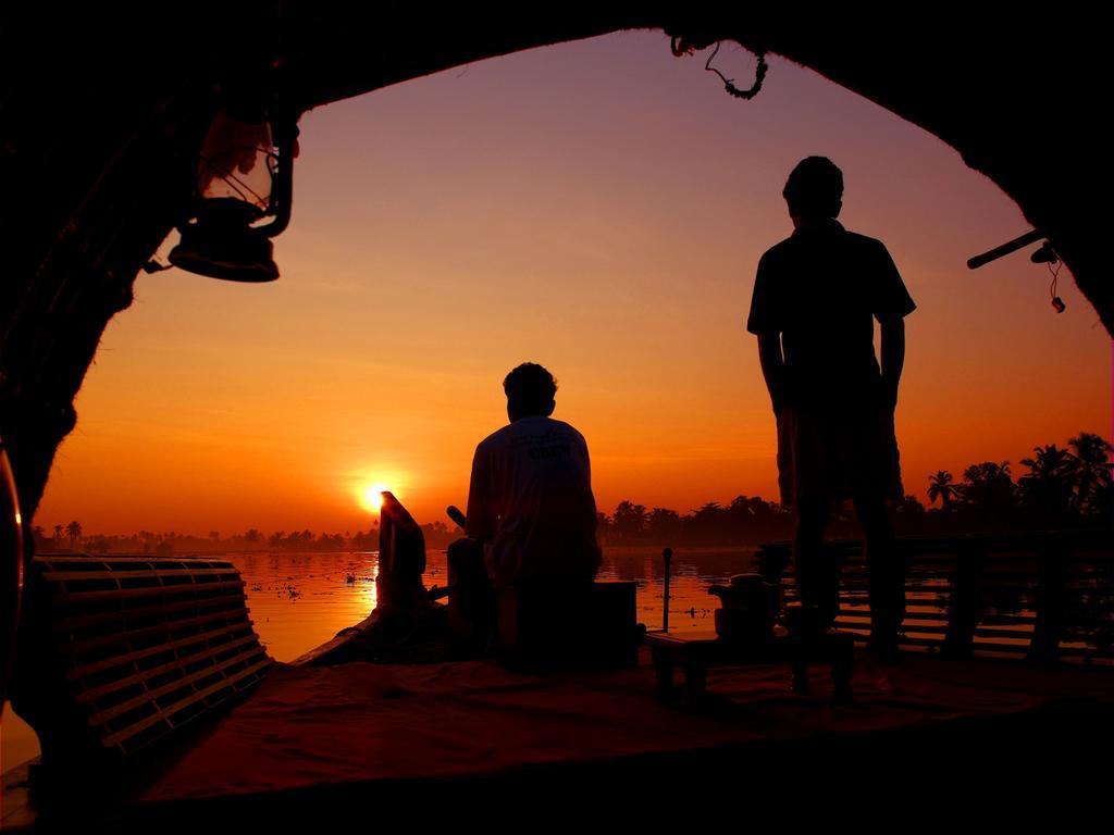Hotel Spice Coast Cruises - Houseboat, A Cgh Earth Experience Alappuzha Esterno foto