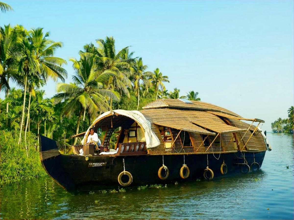 Hotel Spice Coast Cruises - Houseboat, A Cgh Earth Experience Alappuzha Esterno foto